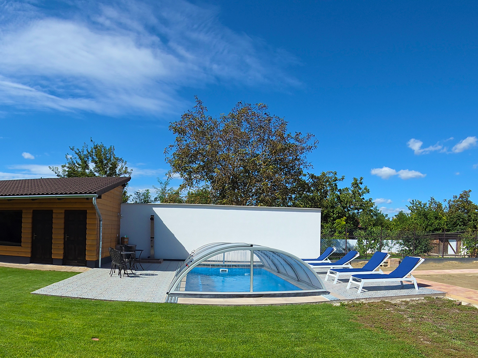 Vintage Resort Sarud kültéri medence